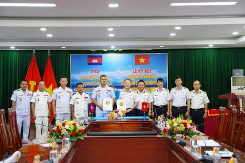 Học viện Hải quân ký biên bản kết nghĩa với Học viện Hải quân Hoàng gia Campuchia