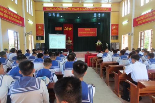 Lữ đoàn 957 phổ biến, giáo dục pháp luật cho hơn 100 cán bộ, chiến sĩ