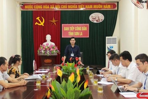 Đồng chí Chủ tịch UBND tỉnh tiếp công dân định kỳ tháng 6