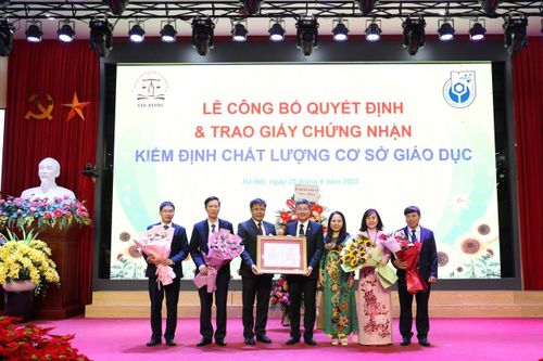 Buổi lễ đặc biệt của Trường Đại học Kinh tế - Kỹ thuật Công nghiệp