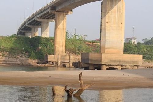 Sông Đà khắc khoải chờ mưa