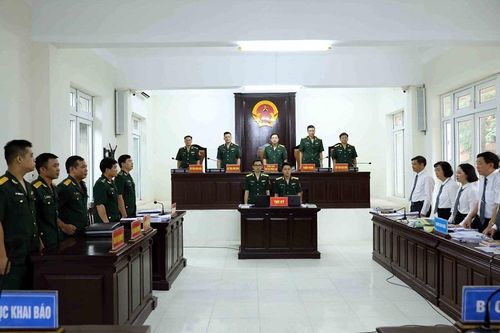 Nhiều cựu sỹ quan Cảnh sát biển hầu tòa vụ tham ô 50 tỷ đồng