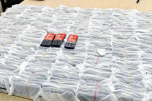 Phát hiện 1.510 chiếc điện thoại di động nghi vấn nhập lậu
