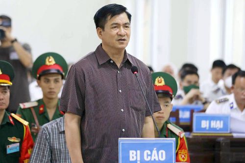 5 cựu tướng cảnh sát biển hầu tòa trong vụ tham ô 50 tỷ đồng