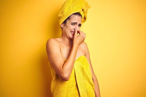 Nguyên nhân cơ thể 'bốc mùi' ngay cả sau khi tắm