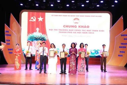 'Người vác tù và hàng tổng' ở phường Mai Động