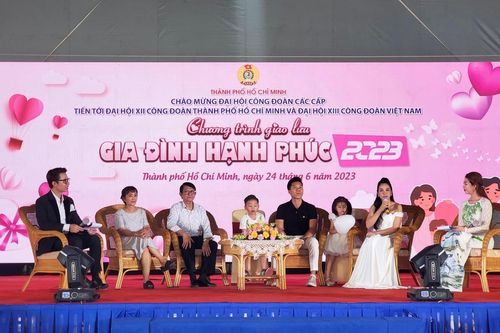 Giao lưu 'Gia đình hạnh phúc' dành cho công nhân lao động khó khăn