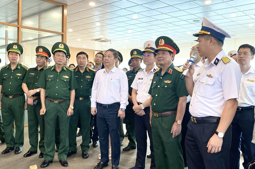 Thượng tướng Lê Huy Vịnh kiểm tra, làm việc với Bộ đội biên phòng TP Hồ Chí Minh về cải cách hành chính, chuyển đổi số tại cảng biển