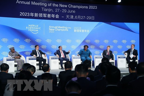 Hội nghị WEF Thiên Tân: Thủ tướng Phạm Minh Chính chỉ ra 6 'cơn gió ngược' cản trở tăng trưởng