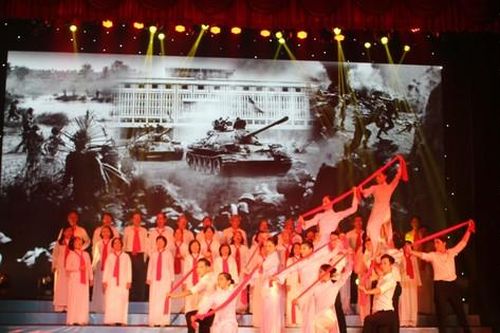 Bùng nổ đêm nhạc 'Bài ca sinh viên'
