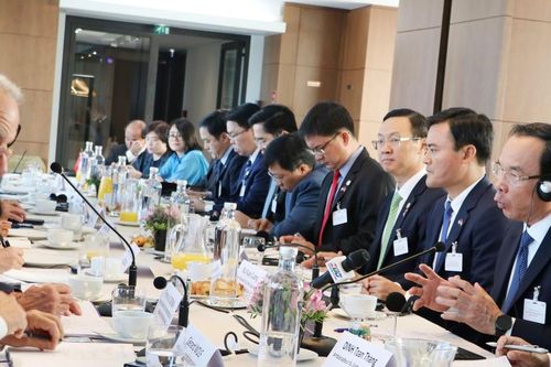 TPHCM kêu gọi doanh nghiệp Pháp tham gia phát triển kinh tế dịch vụ ven sông Sài Gòn