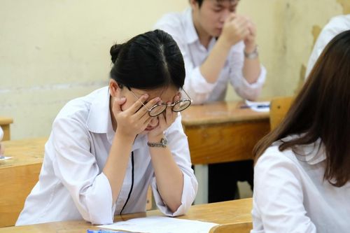 Gia tăng áp lực… cho trẻ