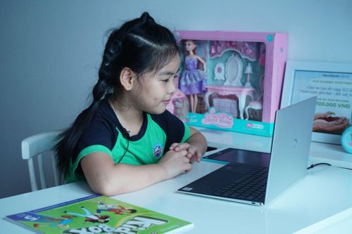 Bé tự tin giao tiếp tiếng Anh chỉ sau 3 tháng