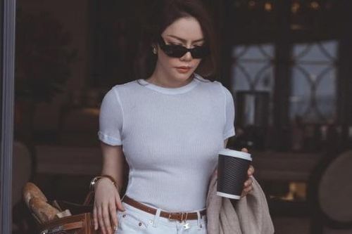 Nhan sắc thăng hạng và gu thời trang cực chất của nữ diễn viên Lý Nhã Kỳ