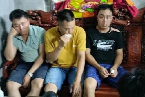 Khởi tố vụ án, tạm giữ hình sự 3 công an bắn chết dê của dân