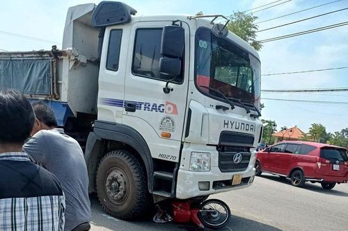 Bị cuốn vào gầm xe ben, người đàn ông tử vong tại chỗ
