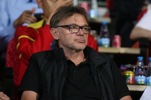Tuyển Việt Nam: Nhìn từ V-League lo cho HLV Troussier