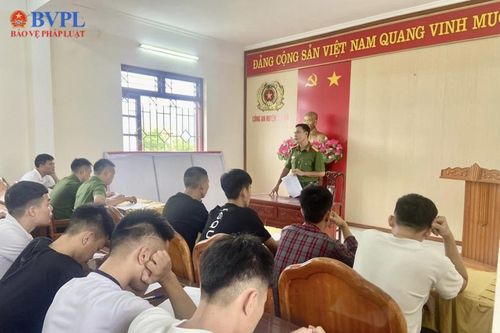 Phát hiện, xử lý 15 thiếu niên vác dao 'phóng lợn' gây rối