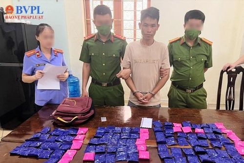 Bắt giữ đối tượng mua bán 24.000 viên hồng phiến cùng 5 viên đạn
