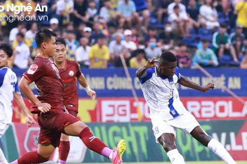 Sông Lam Nghệ An và khe cửa hẹp vào tốp 8 V.League 2023