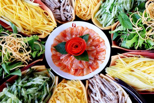 Thưởng thức lẩu Thả đặc sắc của ngư dân Mũi Né ở Bình Thuận