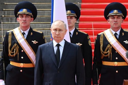Tổng thống Putin biểu dương quân đội và an ninh Nga đã 'cứu đất nước khỏi hỗn loạn'