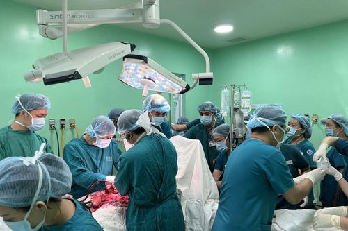 Cấp cứu thành công thai phụ ngưng tim, ngưng thở do vỡ tử cung