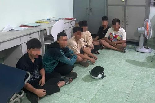 Điều tra vụ nhóm thiếu niên dùng hung khí, chặn người đi đường lấy tiền