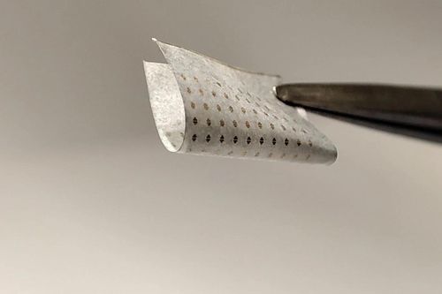Vật liệu lưới nano bán dẫn cho các cảm biến linh hoạt, có thể áp dụng trên các mặt cong