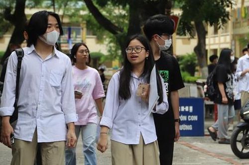 Chiều nay, hơn 1 triệu thí sinh làm thủ tục dự thi tốt nghiệp THPT năm 2023
