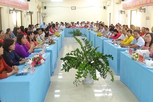 Tri Tôn tuyên dương 34 gia đình hạnh phúc tiêu biểu
