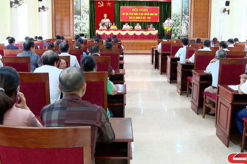 Đồng chí Chủ tịch UBND tỉnh tiếp xúc cử tri tại huyện Mộc Châu