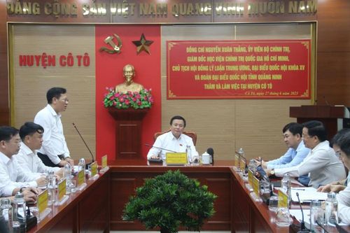 Giám đốc Học viện Chính trị Quốc gia Hồ Chí Minh, Chủ tịch Hội đồng Lý luận Trung ương Nguyễn Xuân Thắng làm việc với Ban Thường vụ Huyện ủy Cô Tô, Quảng Ninh