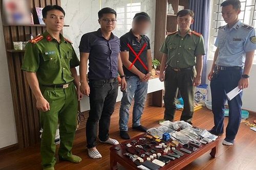 Triệt phá đường dây cung cấp thiết bị gian lận thi cử