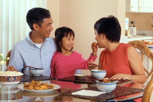 Phân chia vai trò chồng - vợ trong gia đình có mang đến hạnh phúc?