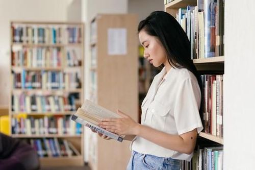 Bài thi Ngữ văn 21 trang và cái nhìn thiên kiến về sáng tạo ngôn ngữ