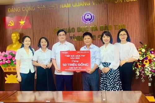 Viettel Lào Cai hỗ trợ hơn 1.600 suất ăn cho thí sinh có hoàn cảnh khó khăn trong Kỳ thi tốt nghiệp THPT 2023