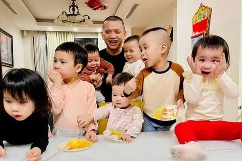 Chăm 7 đứa con đang học mẫu giáo, ông bố Hà Nội 'hot rần rần' trên mạng