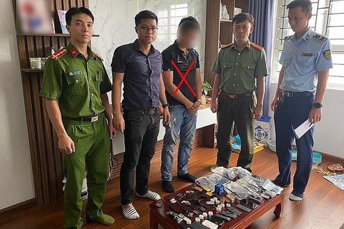Triệt phá đường dây mua bán thiết bị gian lận thi cử lớn