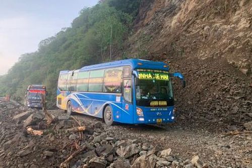 Mưa lớn kéo dài, các tỉnh miền núi ứng phó trước kỳ thi tốt nghiệp THPT 2023