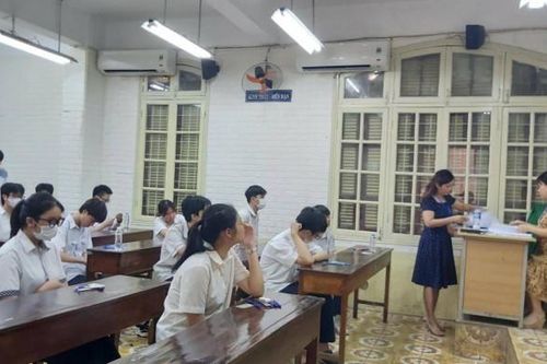 Những thí sinh cao tuổi dự thi tốt nghiệp THPT 2023