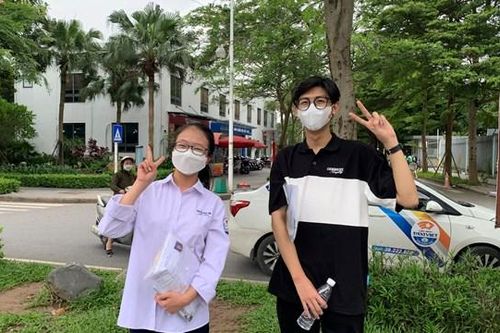 Muôn kiểu tâm trạng chờ thi