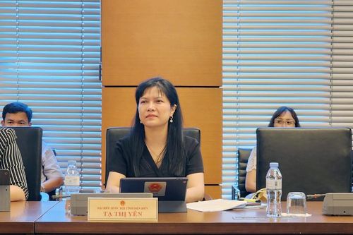 'Sức mạnh mềm' của các vị nữ đại biểu