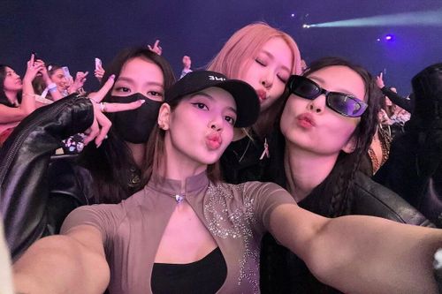 Makeup không trôi trong concert BlackPink