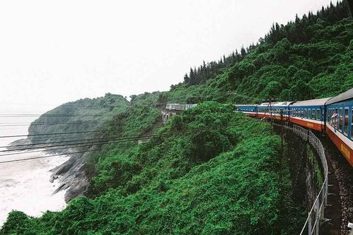 Du lịch đường sắt: Làm gì để viên ngọc tỏa sáng? (Bài cuối): Để tàu đi trong yêu thương chào đón