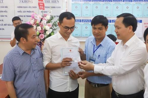 Cấp thẻ BHYT liên thông cho hơn 40.000 trẻ dưới 6 tuổi