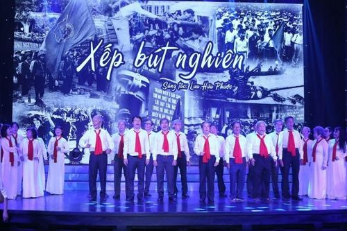 Hành trình 'Bài ca sinh viên' tiếp nối tiếng hát người trẻ ở Trường Sa