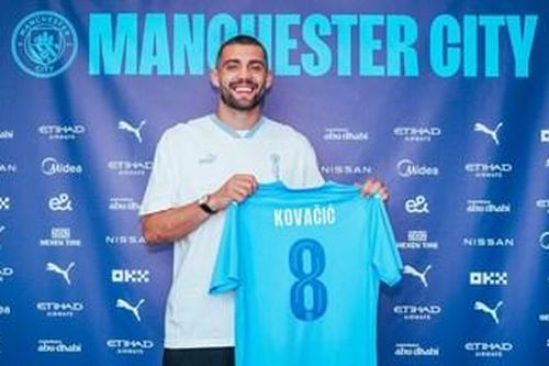 Man City chính thức đón tân binh đầu tiên
