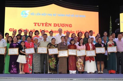 Sôi nổi ngày hội gia đình văn hóa, hạnh phúc tiêu biểu