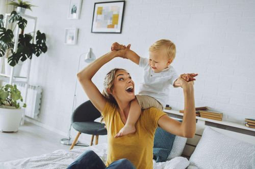 Khoe con trên mạng, phụ huynh trở thành 'nạn nhân' của công nghệ